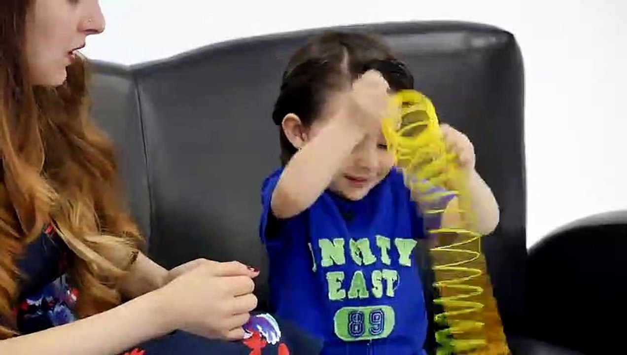 7’den 70’e herkesin sevdiği Kinder Surprise ile nostaljik oyuncakları keşfettiler