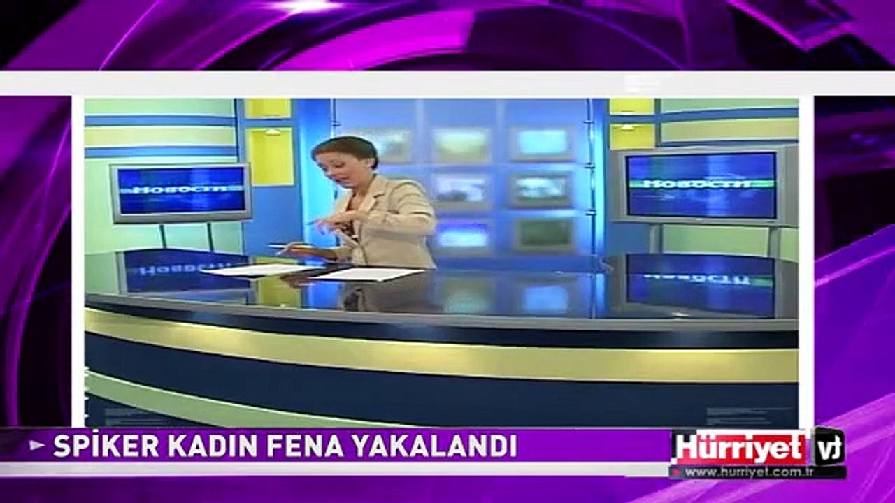 CANLI YAYINDA RUS KADIN SPİKER FENA YAKALANDI