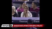 Sevgilisi Kate Upton'a topu böyle fırlattı