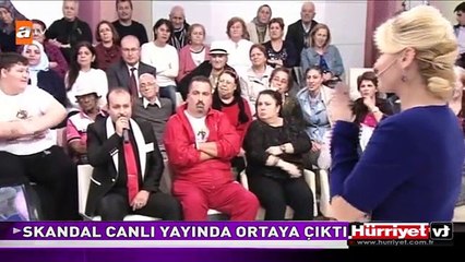 SKANDAL CANLI YAYINDA ORTAYA ÇIKTI