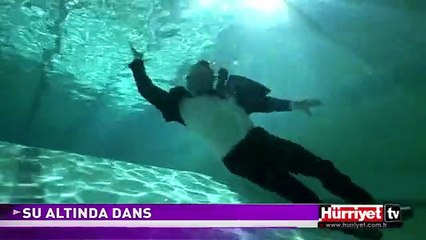 ÜNLÜ KAREOGRAF VE 76 YAŞINDAKİ ANNESİNİN MUHTEŞEM DANSI