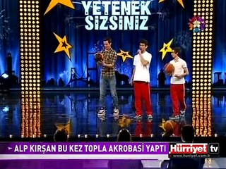 ALP KIRŞAN'DAN TOPLA AKROBASİ GÖSTERİSİ