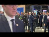 Emmanuel Macron se rend au Mondial de l’auto à Paris