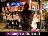 GENÇ KIZA SÜRPRİZ TEKLİF