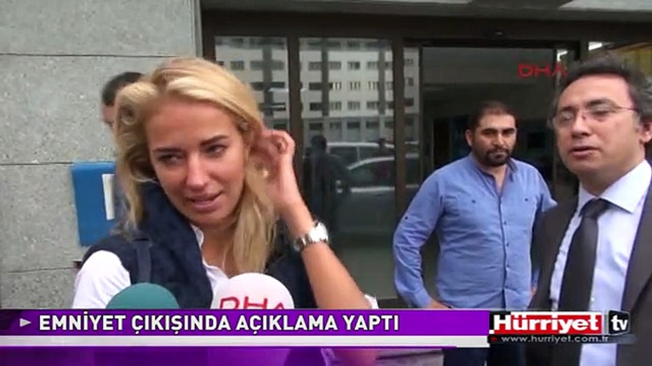 BURCU ESMERSOY EMNİYET ÇIKIŞINDA AÇIKLAMA YAPTI