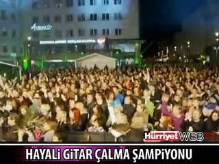 BU DA HAYALİ GİTAR ŞAMPİYONU