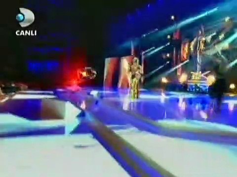AJDA PEKKAN MÜTHİŞ PERFORMANS