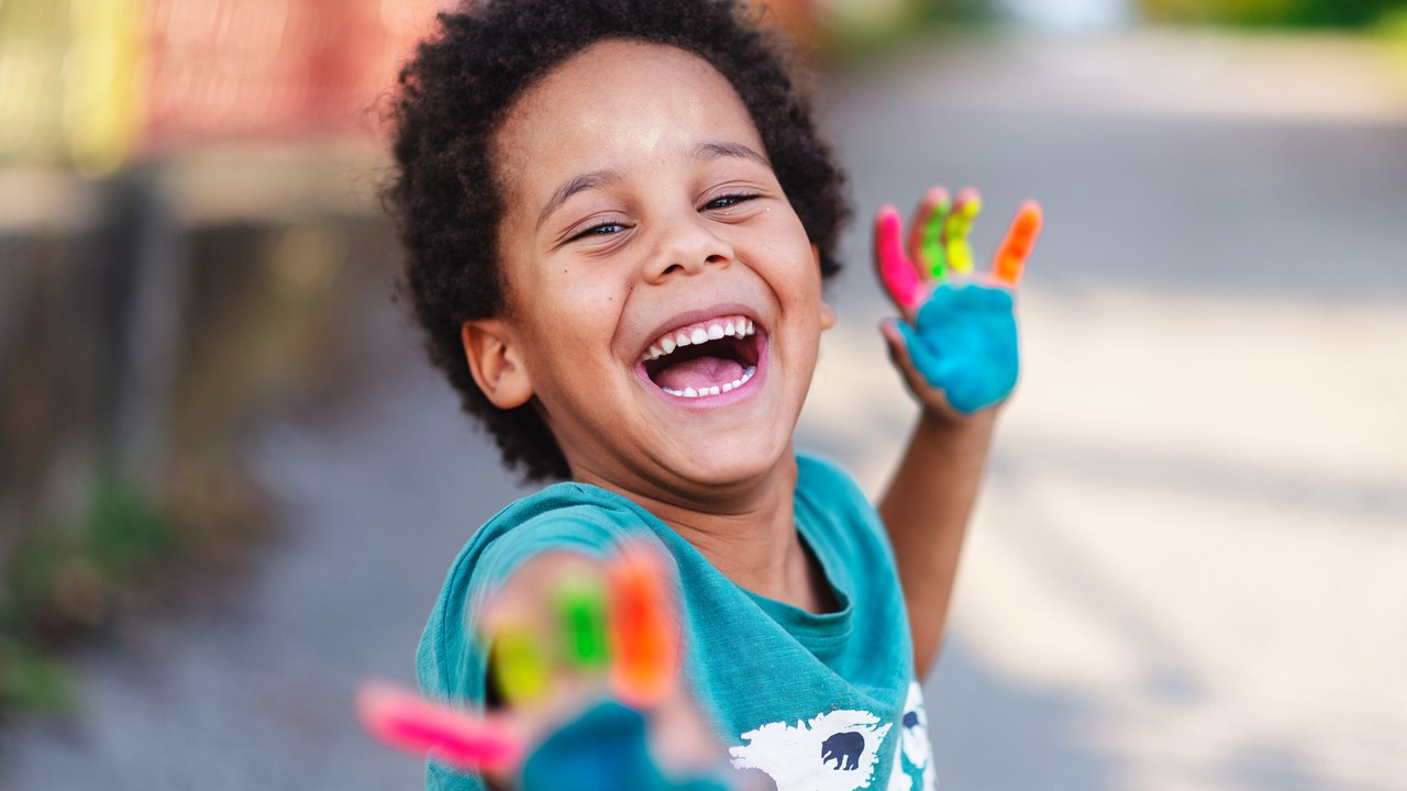 Diese wichtigen Dinge lernen Kinder in der Kita & so kannst du ihnen helfen!