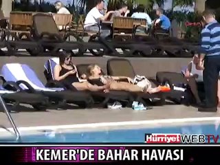 HAVUZ BAŞINDA GÜNEŞ KEYFİ