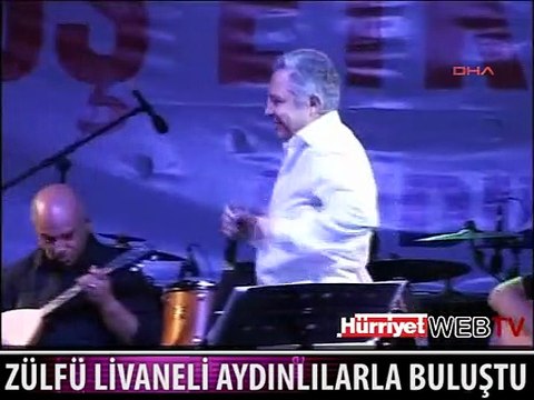 ZÜLFÜ LİVANELİ AYDINLILARI COŞTURDU