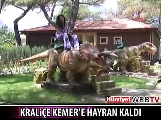 KRALİÇE KEMER'E HAYRAN KALDI