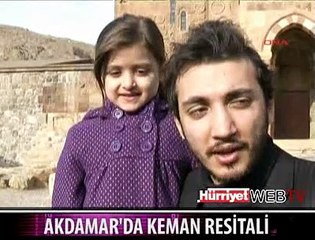 KİLİSE ÖNÜNDE KEMAN ÇALDILAR