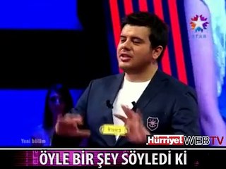 GENÇ KIZ KIPKIRMIZI OLDU