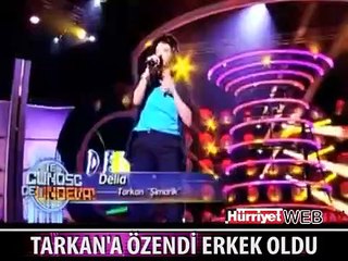 KADIN ŞARKICIDAN TARKAN TAKLİDİ