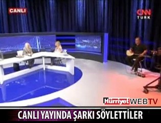 CANLI YAYINDA TÜRKÜ SÖYLEDİ
