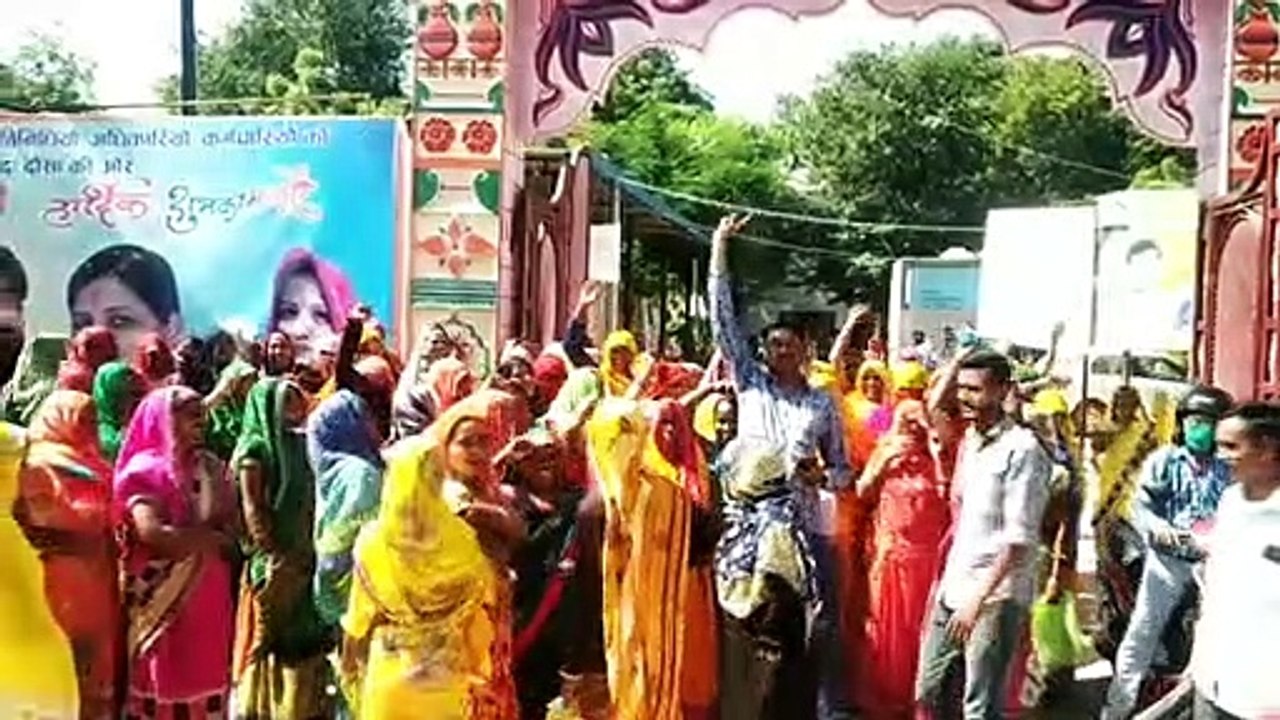 शहरी गारंटी योजना में रोजगार नहीं मिलने पर किया प्रदर्शन