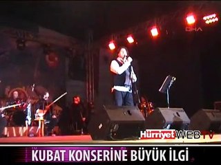 KUBAT ŞARKILARIYLA COŞTURDU