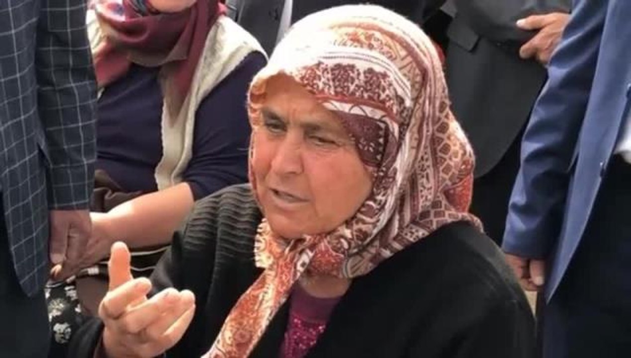 Burdur haberi | Karamanlı Çiftçi: Ekim Sezonu Geldi, Gübremiz Yok. Mazot 30 Lira, Alamıyoruz. Hiçbir Şey Alamıyoruz. Çiftçi Zarar Ediyor. Kuzuyu Büyüttük, Satamıyoruz