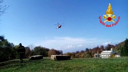 L'elisoccorso in azione per recuperare la persona sulla Grignetta