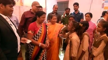 बच्चों और किशोरों को बीमारी से बचाने के लिए दी दवा