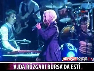 SÜPERSTAR HAYRANLARINI COŞTURDU