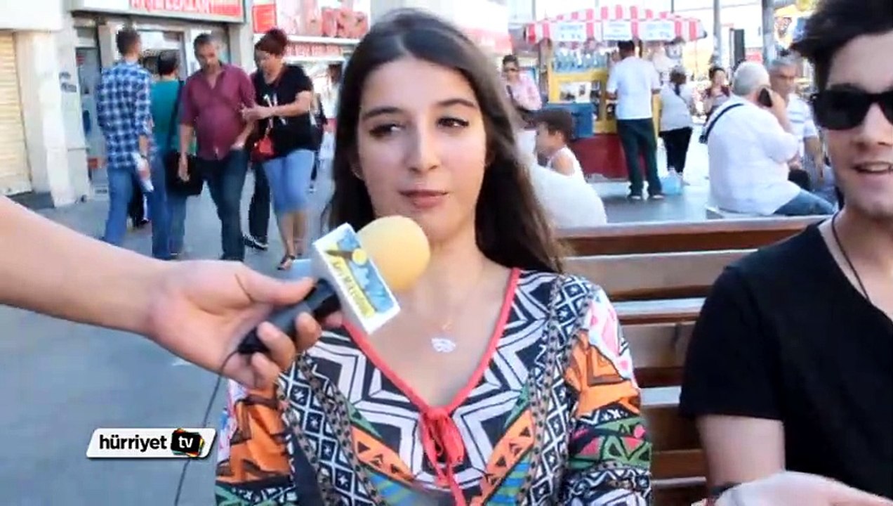 Sizi kıskananlara buradan ne söylemek istersiniz - Sarı mikrofon