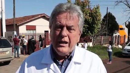 Agente de Endemias realizam vistorias no Jardim Periolo em combate à dengue
