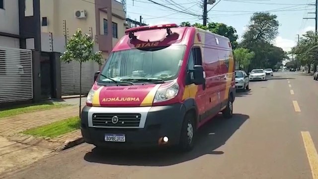 Idosa de 80 anos é socorrida pelo Siate após sentir dores na perna; fato ocorreu no Bairro Coqueiral