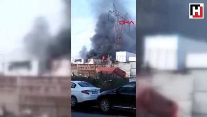 Ümraniye'deki hurdalıkta yangın ve patlama kamerada