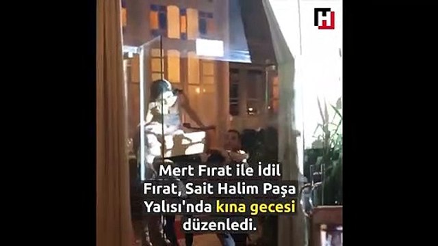 İdil Fırat kına gecesine böyle giriş yaptı