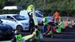 Gli attivisti bloccano il Gra, l'esasperazione degli automobilisti: urla e cartelli strappati