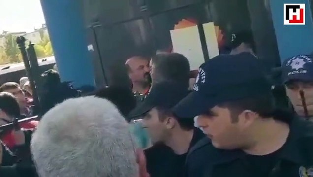 Kitap fuarında İhsan Eliaçık gerginliği