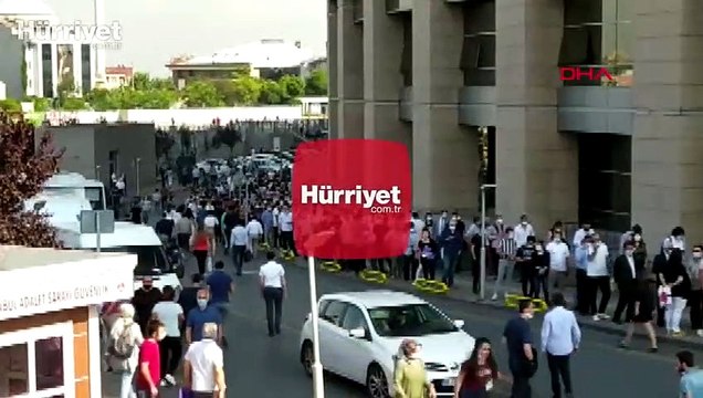 İstanbul Adalet Sarayı önünde uzun kuyruklar oluştu