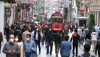 İstiklal Caddesi'nde sosyal mesafe kuralları askıya alındı