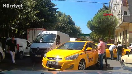 İstanbul'da taksicilerin yumruklu sopalı kavgası kamerada