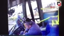 Halk otobüsü şoförü direksiyon başında kalp krizi geçirdi