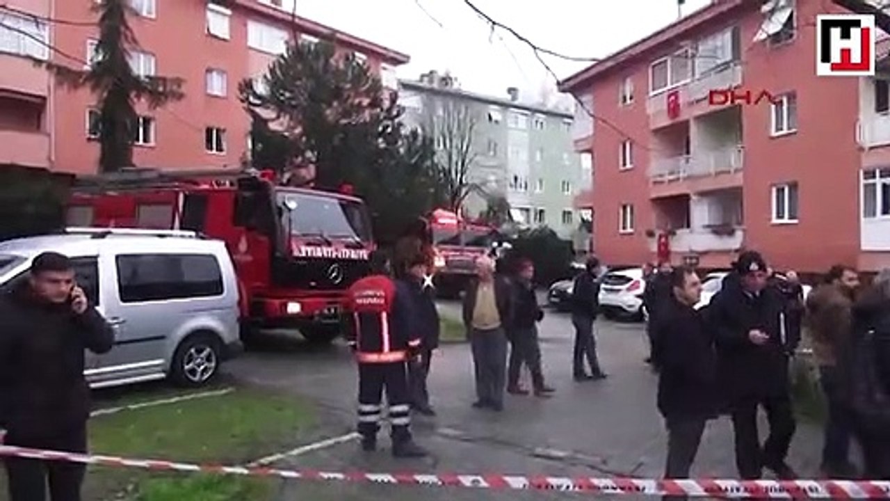 Kadıköy'de toprak kayması: 4 katlı bina boşaltıldı