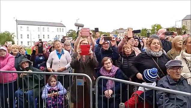 Full version: Town I Loved So Well by Phil Coulter & the people of Derry