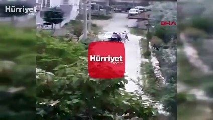 Kavga ettiği kişiye otomobille çarptığı anlar kamerada