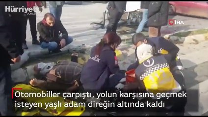 Download Video: Otomobiller çarpıştı, yolun karşısına geçmek isteyen yaşlı adam direğin altında kaldı