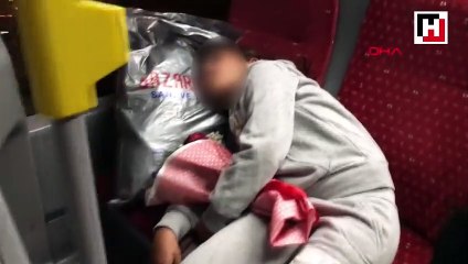 Metrobüste uyuyakalan kız çocuğu için seferber oldular