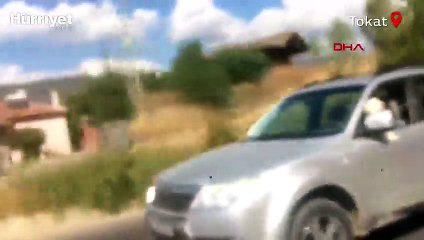 Sürücü ile köpeğinin tehlikeli yolculuğu kamerada