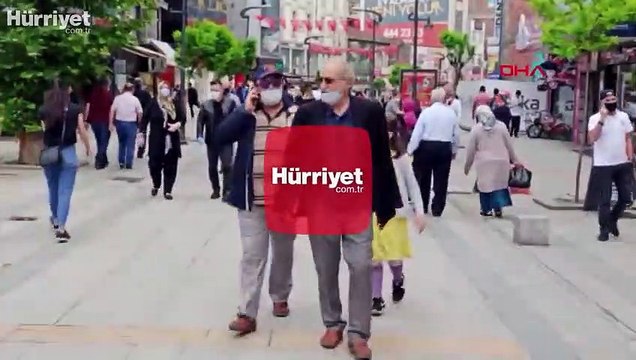Karabük'ün en işlek caddesinde sigara içmek yasaklandı