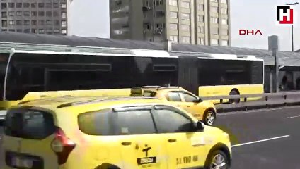 Mecidiyeköy'de Metrobüsün çarptığı kadın yolcu yaralandı