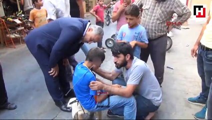 Kardeşinin kulağına kebap şişi sapladı