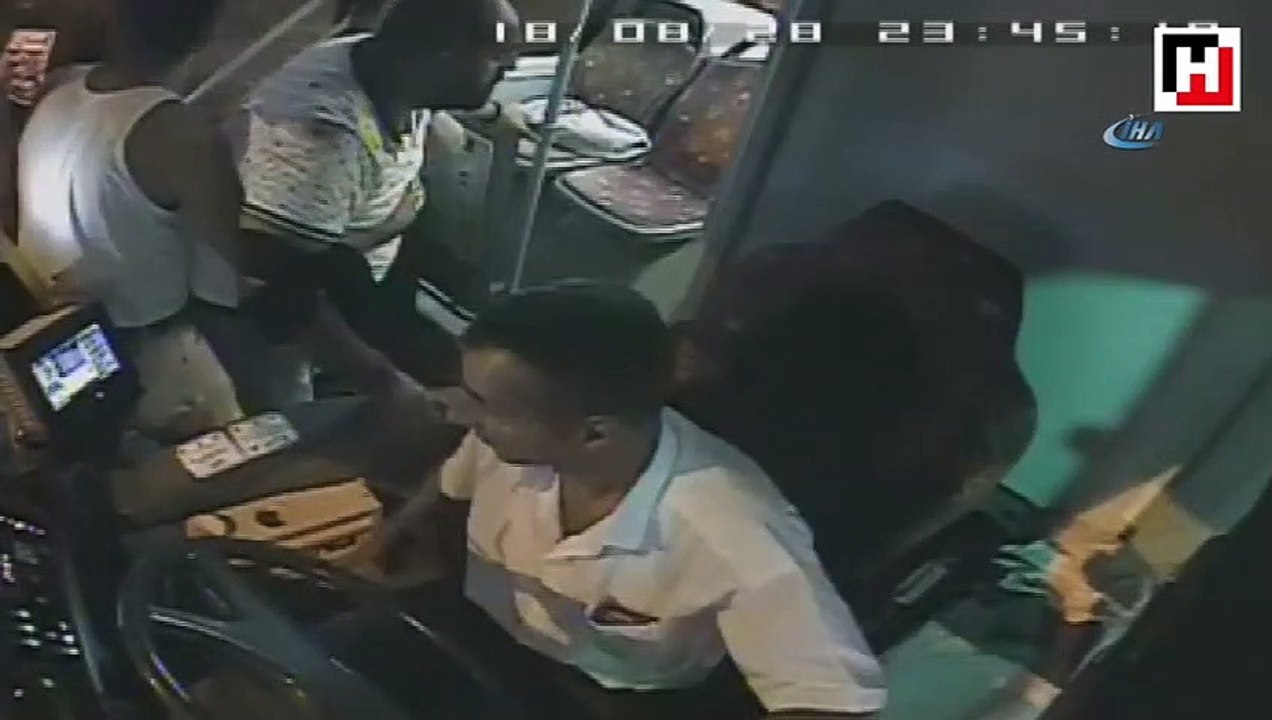 Otobüs yolcusu camdan giren maganda kurşunu ile kolundan vuruldu