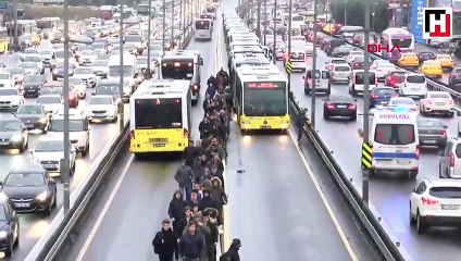 Metrobüs arızalandı! Uzun kuyruklar oluştu