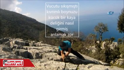 Kayalıklara sıkışan keçiyi böyle kurtardı