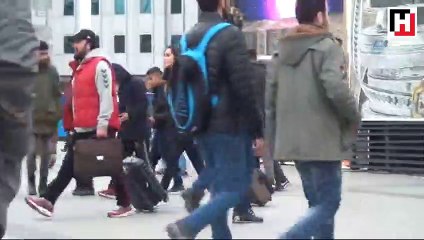 Taksim Meydanı'nda yürek burkan görüntü! Yaşları daha 12 bile değil...