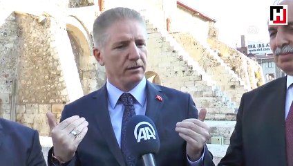 Tarihi meydanda "gizli geçit" heyecanı